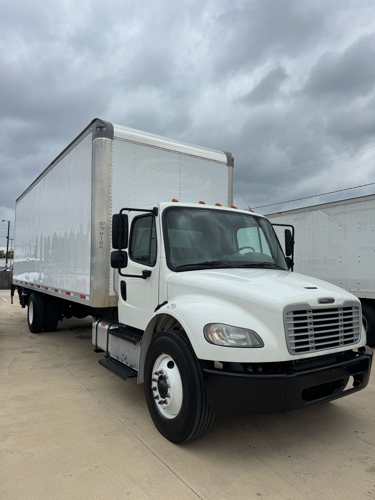 2018 FREIGHTLINER M2 106