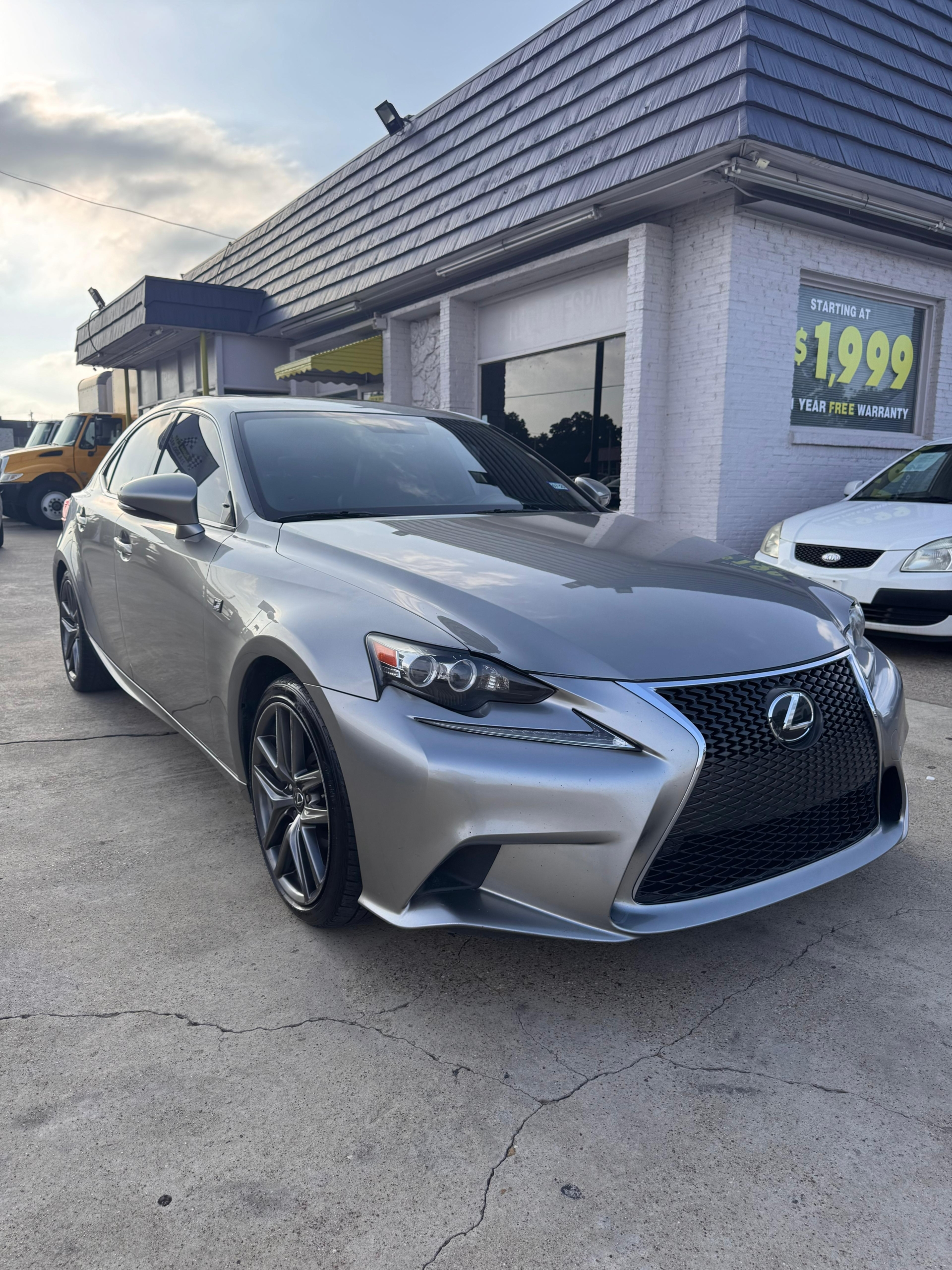2016 LEXUS IS 200T