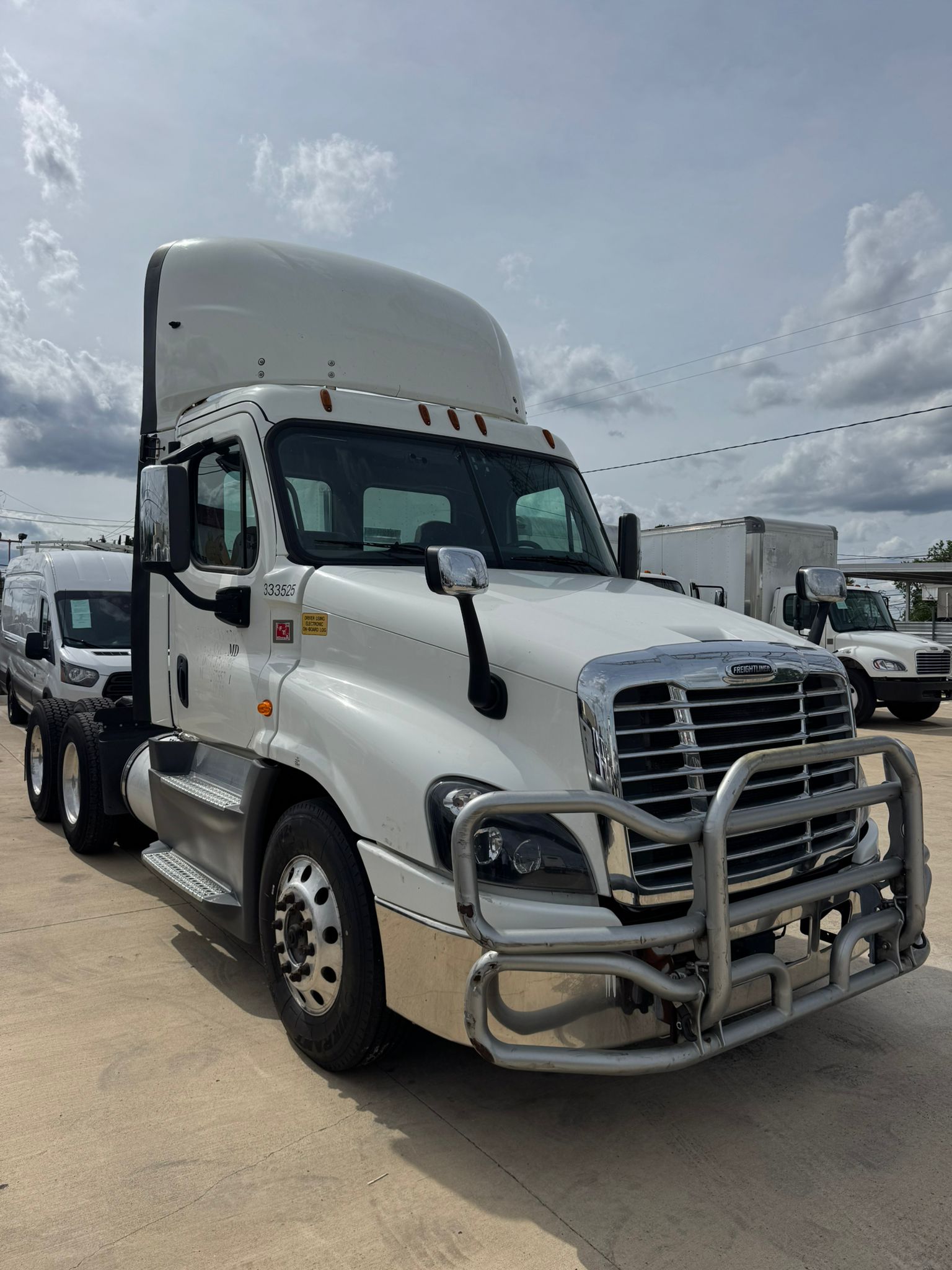 2018 FREIGHTLINER CASCADIA 125 6x4 T/A DAY CAB TRUCK TRACTOR
